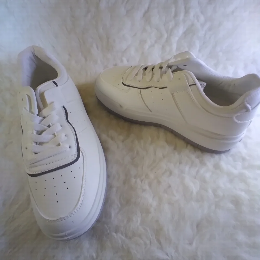Prettylittlething white contrast sole chunky platform trainers sneakers size 7